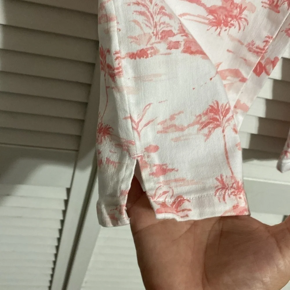 Belle by Kim Gravel Twill Toile Print Capri Jean